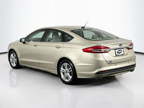 Used 2018 Ford Fusion SE FWD image 13