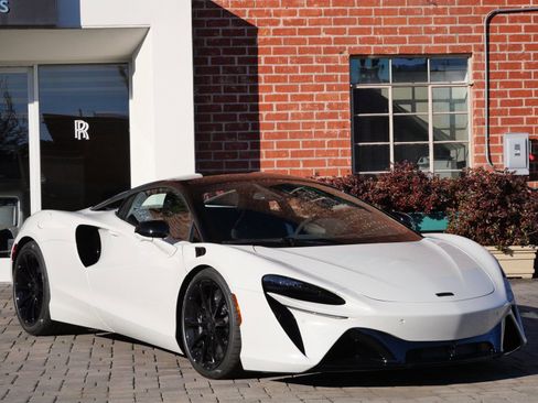 New 2026 McLaren Artura RWD image 1