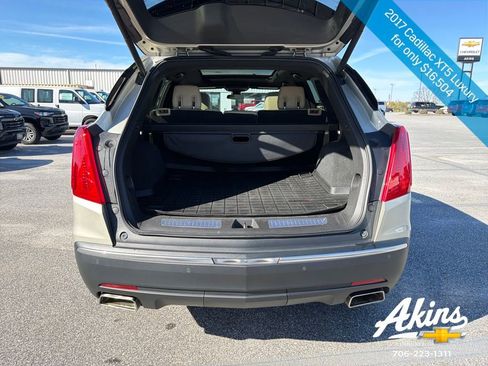 Used 2017 Cadillac XT5 Luxury w/ Driver Awareness Package image 9