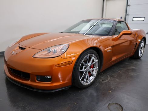 Used 2009 Chevrolet Corvette Z06 w/ Preferred Equipment Group image 7