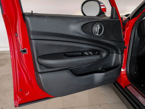 Used 2017 MINI Cooper Clubman ALL4 image 33