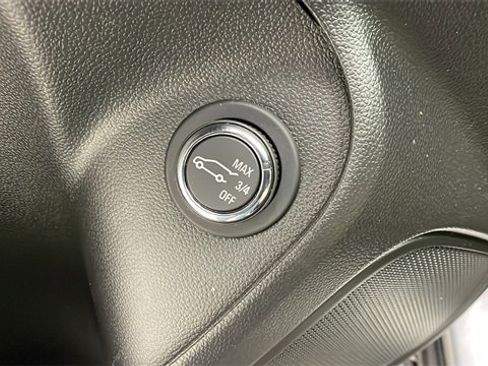 Certified 2023 Buick Encore GX Essence w/ Experience Buick Package image 11