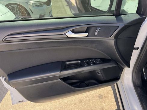 Used 2018 Ford Fusion SE w/ Equipment Group 601A image 15