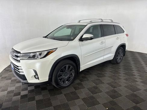 Used 2017 Toyota Highlander Limited w/ Protection Package #3 AWD/4WD image 4