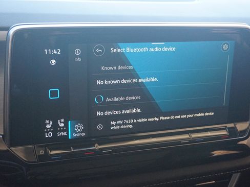 Used 2024 Volkswagen Atlas Cross Sport SE w/ Panoramic Sunroof Package image 29