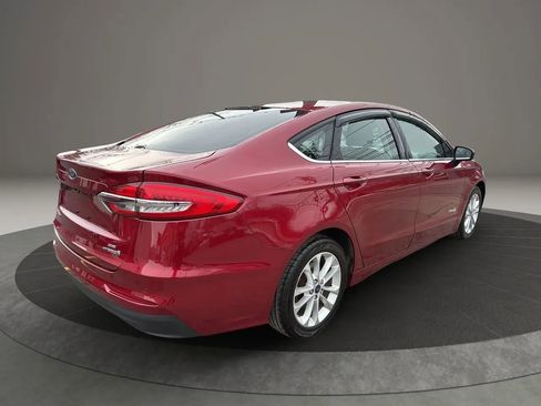 Used 2019 Ford Fusion SE image 5