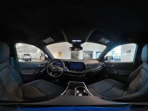 Used 2025 Chevrolet Equinox LT FWD image 43