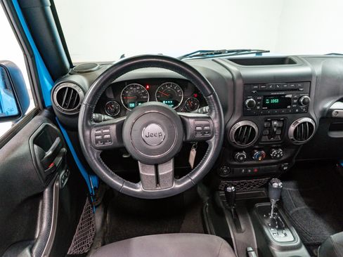 Used 2018 Jeep Wrangler Unlimited Sport S image 11