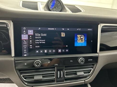 Certified 2023 Porsche Macan AWD/4WD image 14