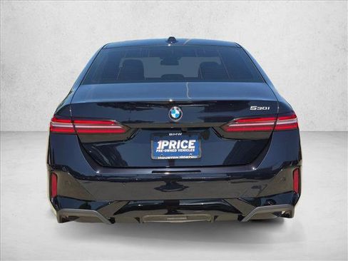 Used 2026 BMW 530i w/ M Sport Package RWD image 7