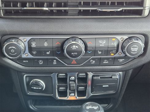 New 2026 Jeep Wrangler Unlimited Sport image 18