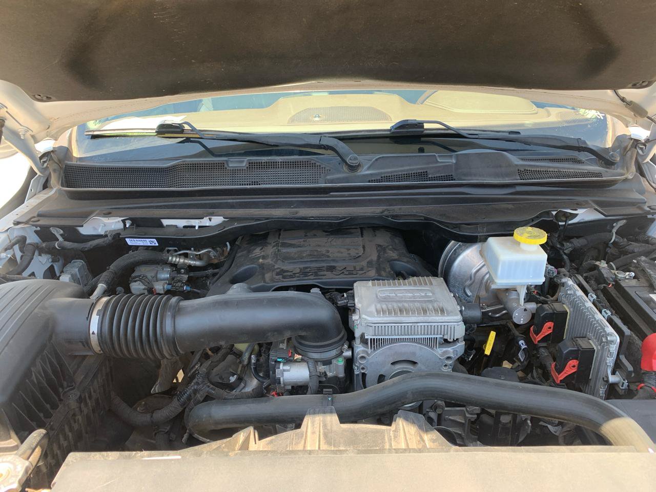 Used 2019 RAM 1500 Laramie AWD/4WD image 10