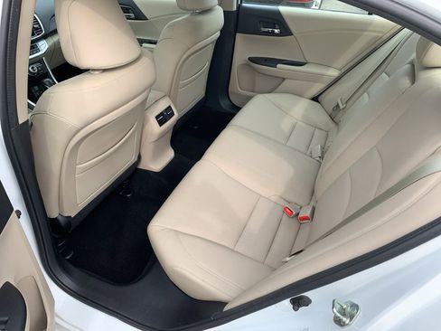 Used 2014 Honda Accord Touring image 11