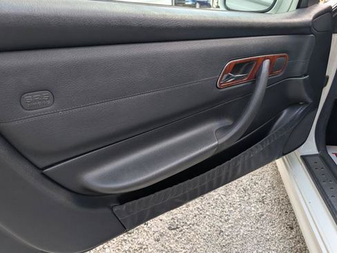 Used 2002 Mercedes-Benz SLK 320 image 7