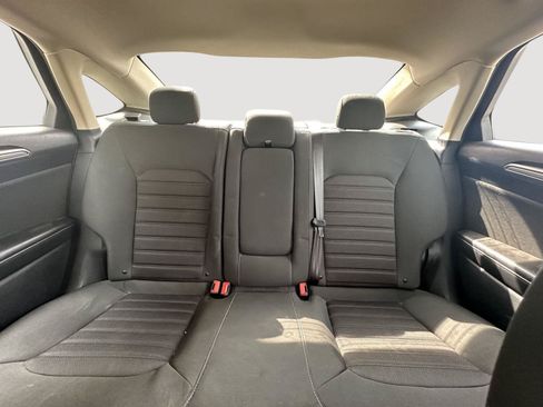 Used 2020 Ford Fusion SE FWD image 13