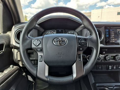 Used 2019 Toyota Tacoma TRD Off-Road AWD/4WD image 22