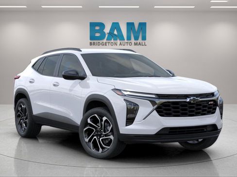 New 2026 Chevrolet Trax RS w/ Driver Confidence Package image 2