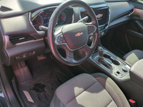 Used 2020 Chevrolet Traverse LT w/ LPO, 'HIT The Road' Package AWD/4WD image 9