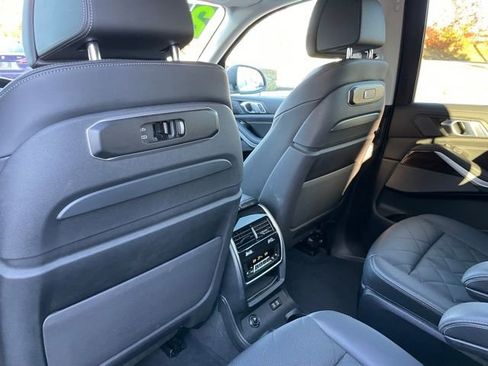 Used 2023 BMW X7 xDrive40i w/ Executive Package image 8