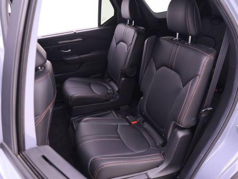 Used 2024 Honda Pilot TrailSport image 10