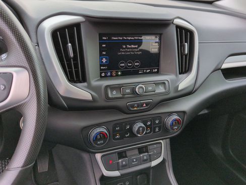 Certified 2022 GMC Terrain SLE w/ Driver Convenience Package image 13