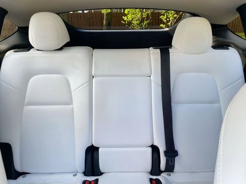 Used 2023 Tesla Model Y Long Range image 37