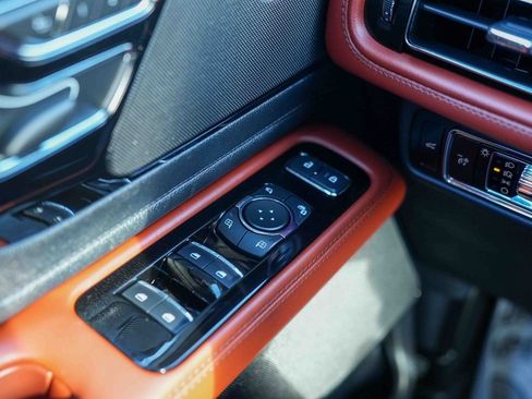 Used 2025 Lincoln Aviator Reserve w/ Jet Appearance Package image 31