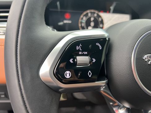 Certified 2026 Jaguar F-PACE R-Dynamic S AWD/4WD image 21