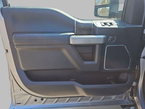 Used 2022 Ford F250 Lariat w/ Lariat Ultimate Package AWD/4WD image 32