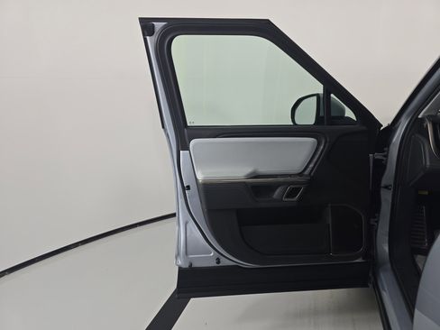 Used 2024 Rivian R1S Adventure AWD/4WD image 16