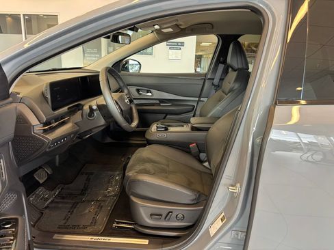 Certified 2025 Nissan Ariya AWD image 16