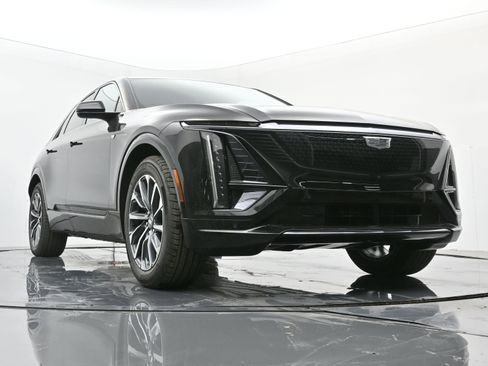 New 2025 Cadillac Lyriq Sport RWD image 22
