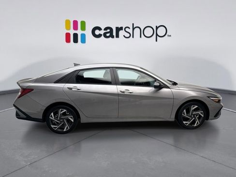 Used 2025 Hyundai Elantra Sport image 6