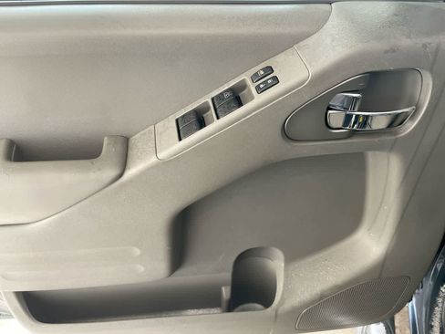 Used 2017 Nissan Frontier SV w/ SV Value Truck Package image 13