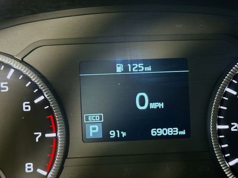 Used 2022 Kia Telluride EX w/ EX Premium Package image 16