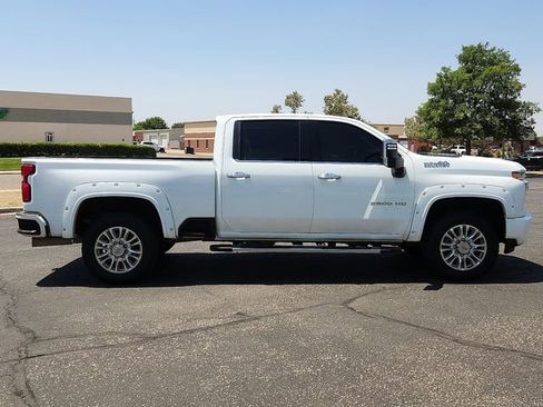Used 2022 Chevrolet Silverado 2500 High Country w/ Z71 Off-Road Package AWD/4WD image 5