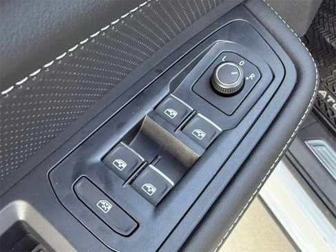 New 2026 Volkswagen Atlas SE image 11