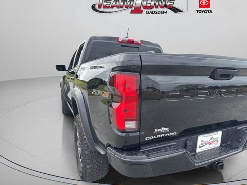 Used 2025 Chevrolet Colorado ZR2 w/ Technology Package image 8