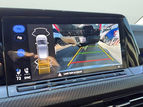 Used 2024 Volkswagen Golf R image 19