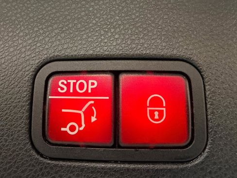 Used 2015 Mercedes-Benz GL 450 4MATIC image 39