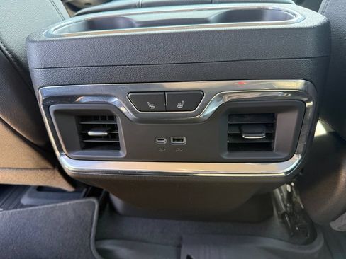 Used 2022 GMC Sierra 1500 SLT w/ SLT Premium Plus Package AWD/4WD image 40