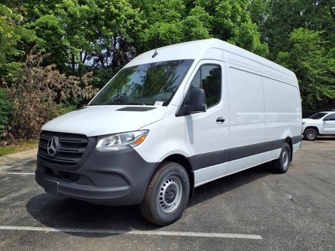 New 2025 Mercedes-Benz Sprinter 2500 image 1