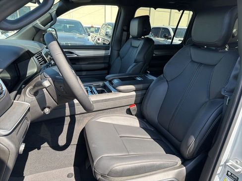 New 2026 Jeep Grand Wagoneer Limited AWD/4WD image 41
