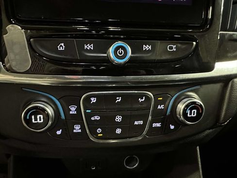 Used 2020 Chevrolet Traverse LT AWD/4WD image 26
