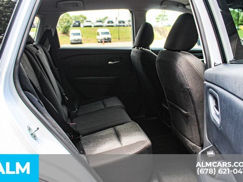 Used 2025 Nissan Rogue SV FWD image 19