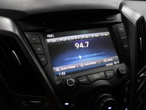 Used 2013 Hyundai Veloster Turbo FWD image 17