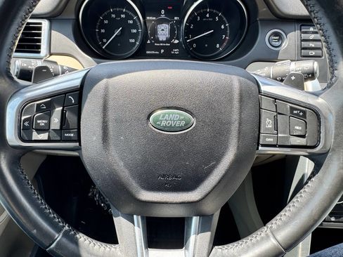 Used 2018 Land Rover Discovery Sport HSE image 19