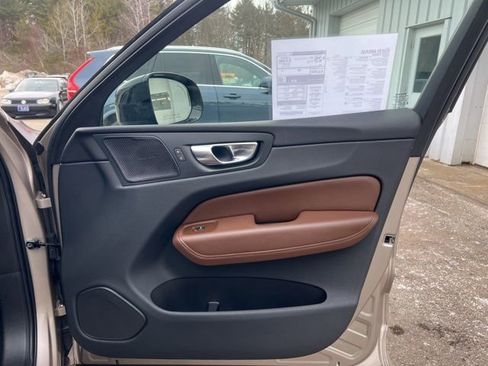 Certified 2023 Volvo XC60 B5 Plus w/ Climate Package image 17