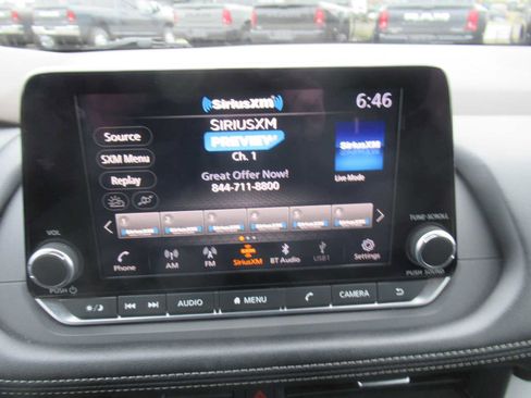 Used 2023 Nissan Rogue SV image 31