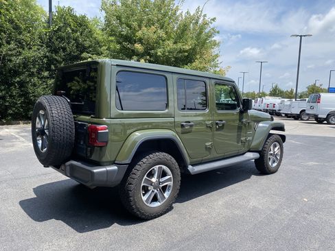 Used 2021 Jeep Wrangler Unlimited Sahara AWD/4WD image 9